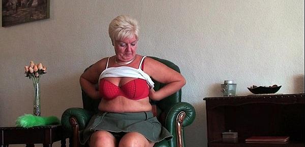  British and full figured grandma Sandie gives old pussy a workout